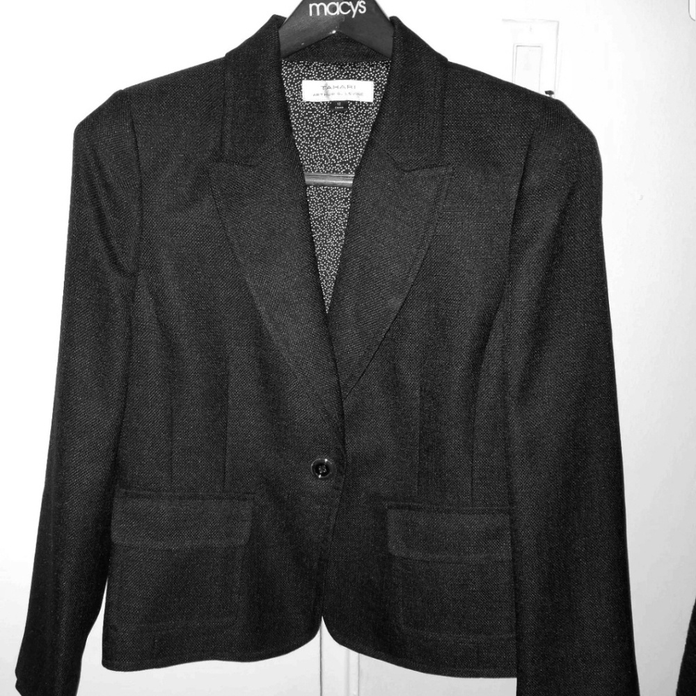 Tahari Arthur S Levine Black blazer 12